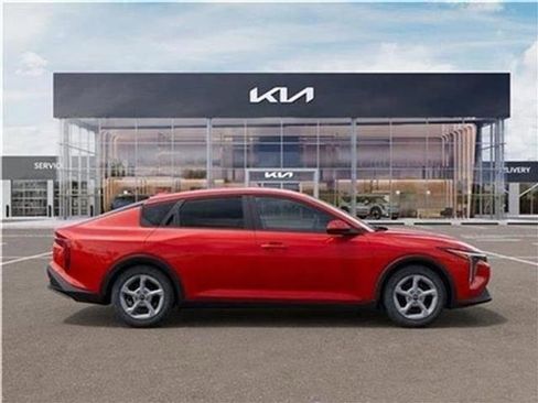 New 2025 Kia K4 LXS image 40