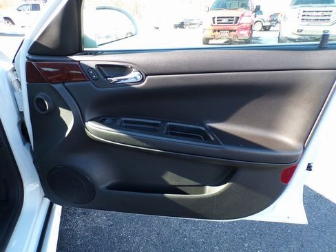Used 2011 Chevrolet Impala LT image 11