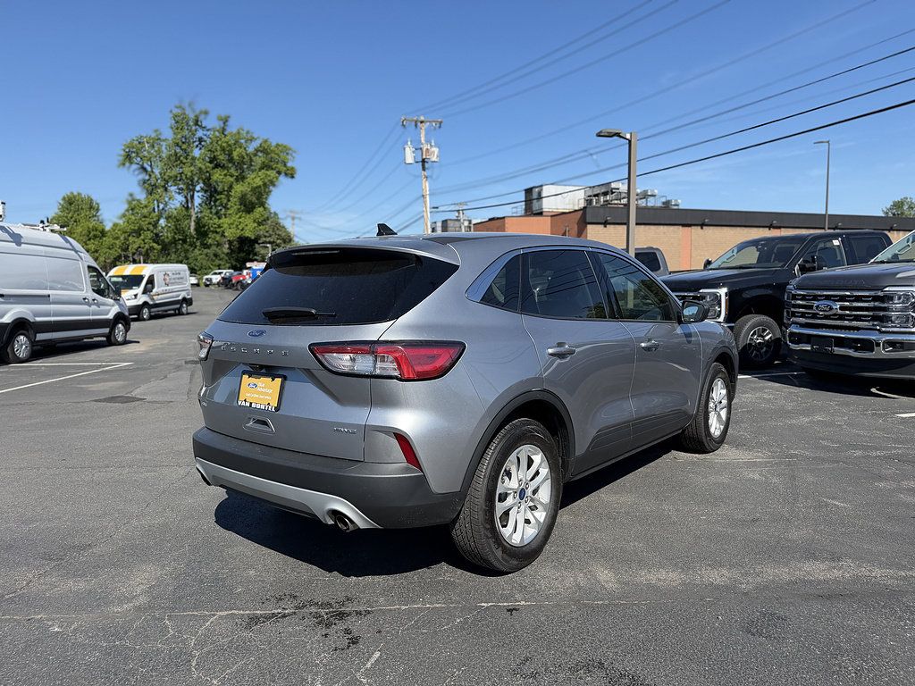 Certified 2022 Ford Escape SE w/ Cold Weather Package AWD/4WD image 8