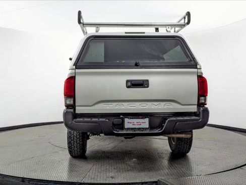 Used 2020 Toyota Tacoma SR image 7