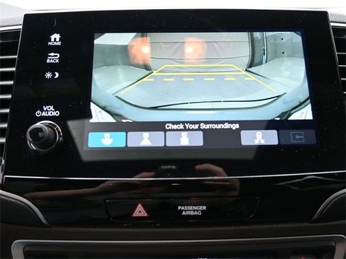 Used 2023 Honda Passport TrailSport image 3