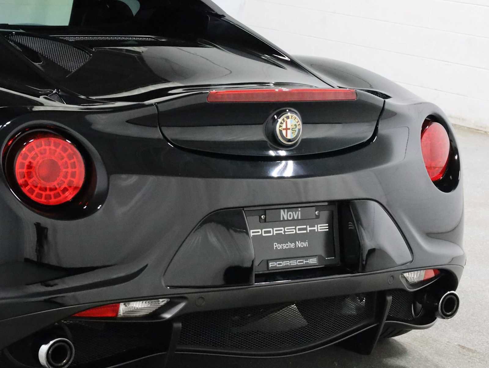 Used 2016 Alfa Romeo 4C Spider RWD image 8