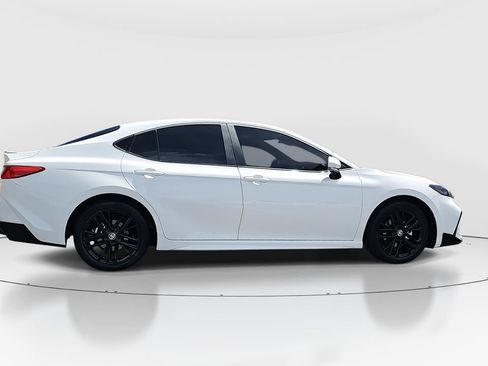 Certified 2025 Toyota Camry SE FWD image 4