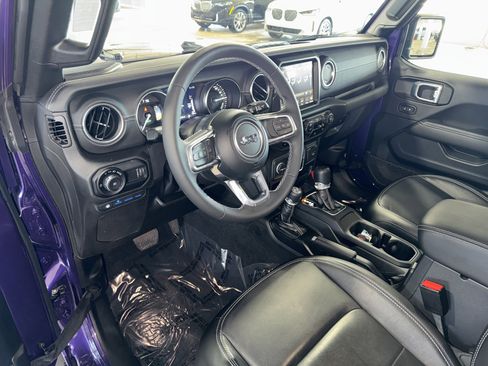 Used 2023 Jeep Wrangler Unlimited Sahara AWD/4WD image 20