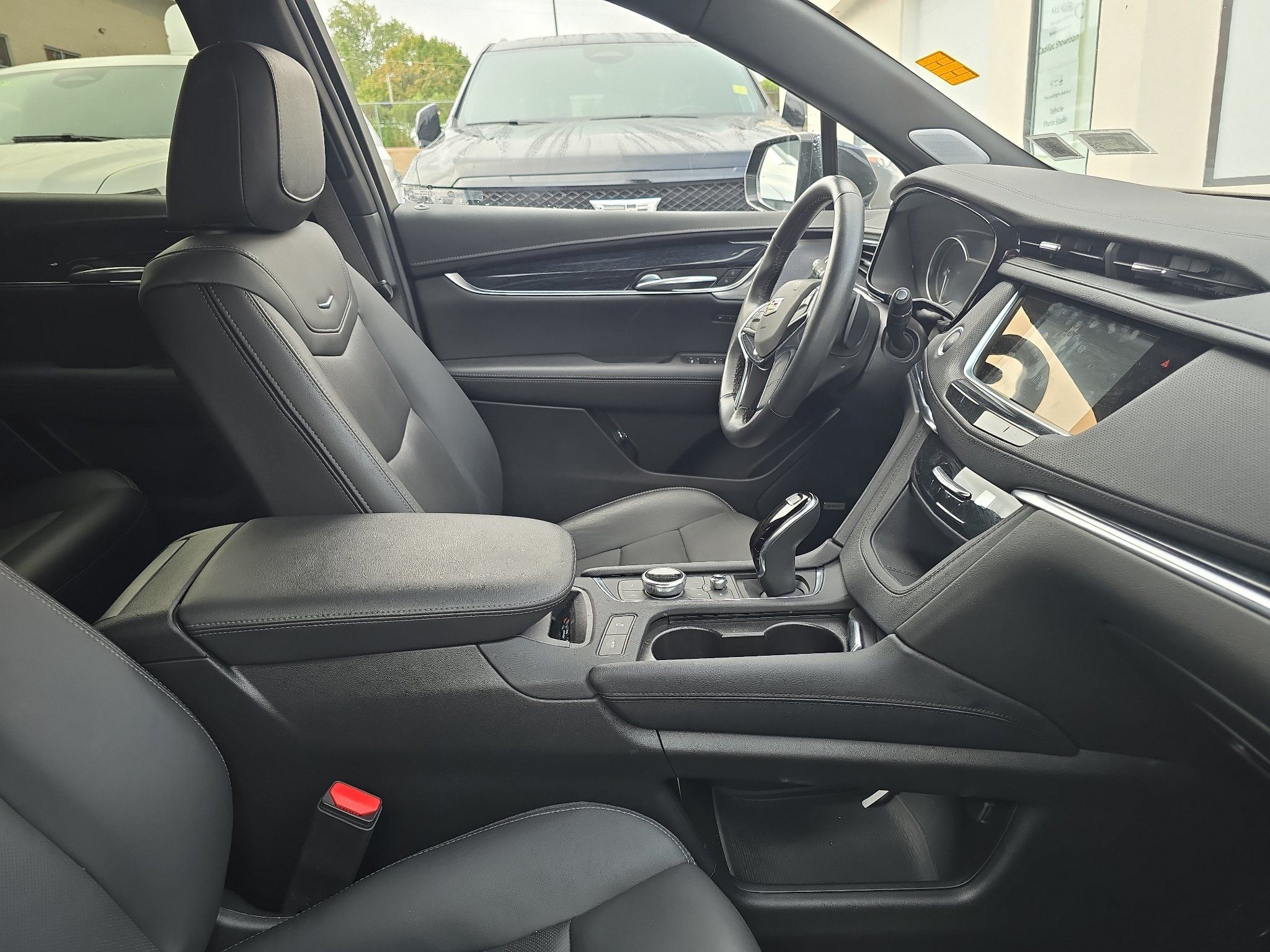 Used 2024 Cadillac XT5 Premium Luxury AWD/4WD image 8