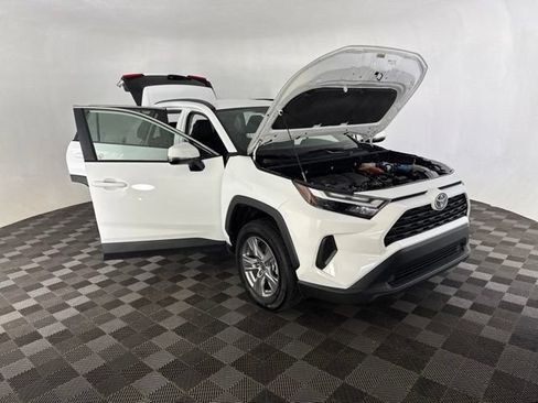 Used 2025 Toyota RAV4 XLE AWD/4WD image 14