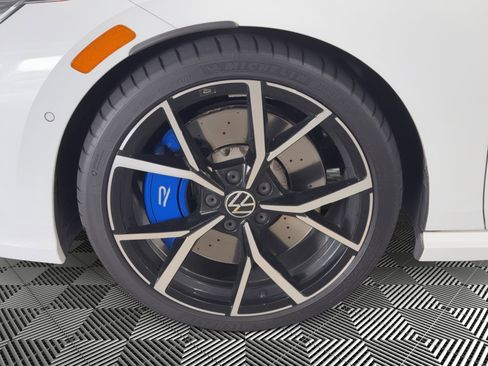 Used 2024 Volkswagen Golf R AWD/4WD image 12