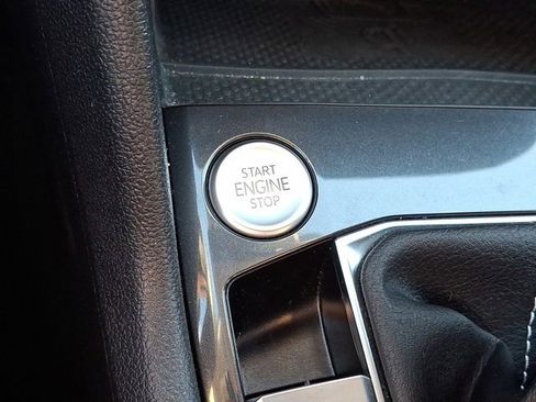 Certified 2022 Volkswagen Tiguan SE image 29