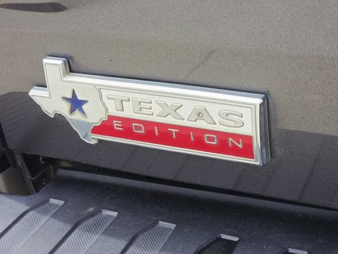 Used 2016 Ford F150 XLT w/ Equipment Group 302A Luxury RWD image 10