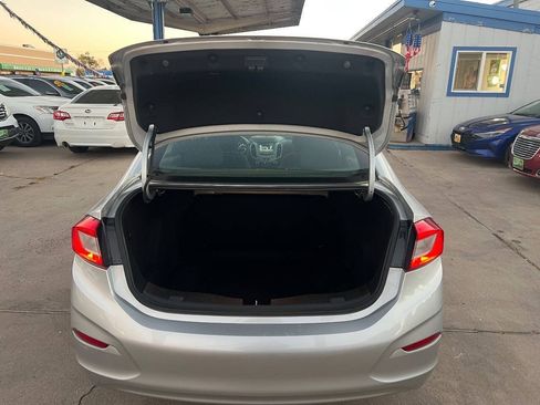Used 2018 Chevrolet Cruze LS FWD image 7