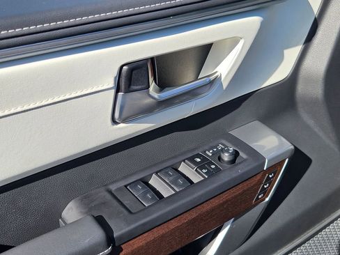 Used 2025 Toyota Sequoia Capstone image 11