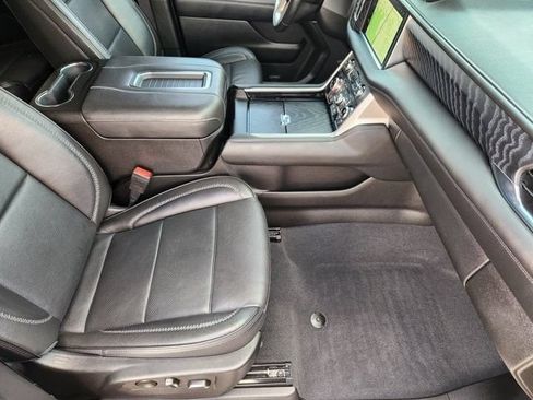Used 2022 GMC Yukon Denali RWD image 13