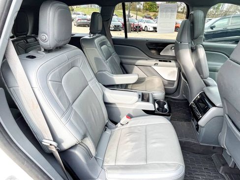 Used 2020 Lincoln Aviator Reserve w/ Equipment Group 202A image 13