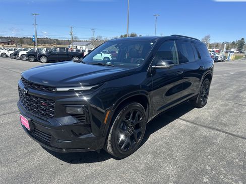 Used 2024 Chevrolet Traverse RS w/ LPO, Floor Liner Package image 3