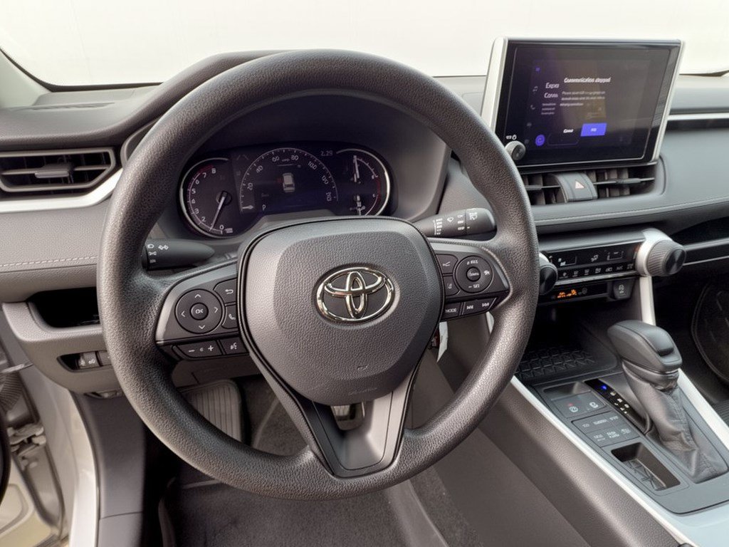 Used 2025 Toyota RAV4 LE AWD/4WD image 10