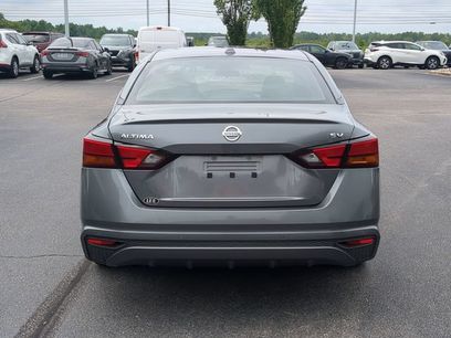 Used 2022 Nissan Altima 2.5 SV
