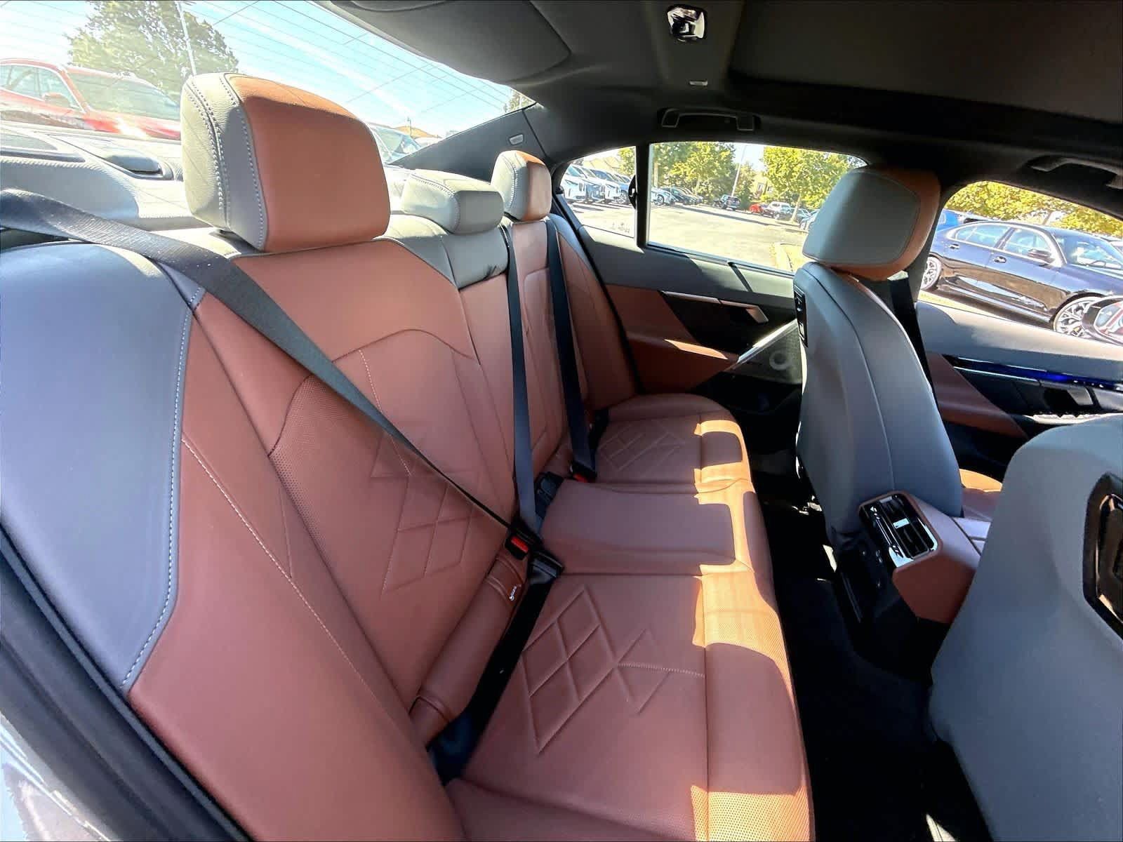 Used 2025 BMW i5 M60 w/ Executive Package AWD/4WD image 28