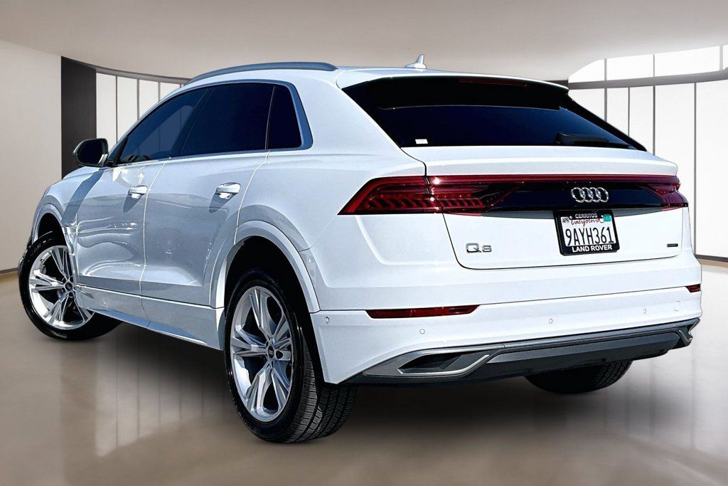 Used 2022 Audi Q8 Premium AWD/4WD image 4