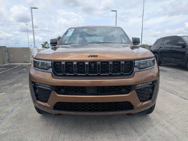 New 2026 Jeep Grand Cherokee Limited AWD/4WD image 9