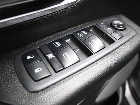 Used 2019 RAM 1500 Big Horn AWD/4WD image 11