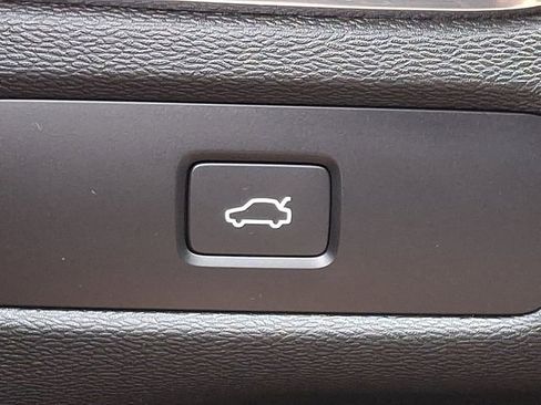 Used 2023 Volvo XC60 B5 Plus w/ Climate Package AWD/4WD image 24