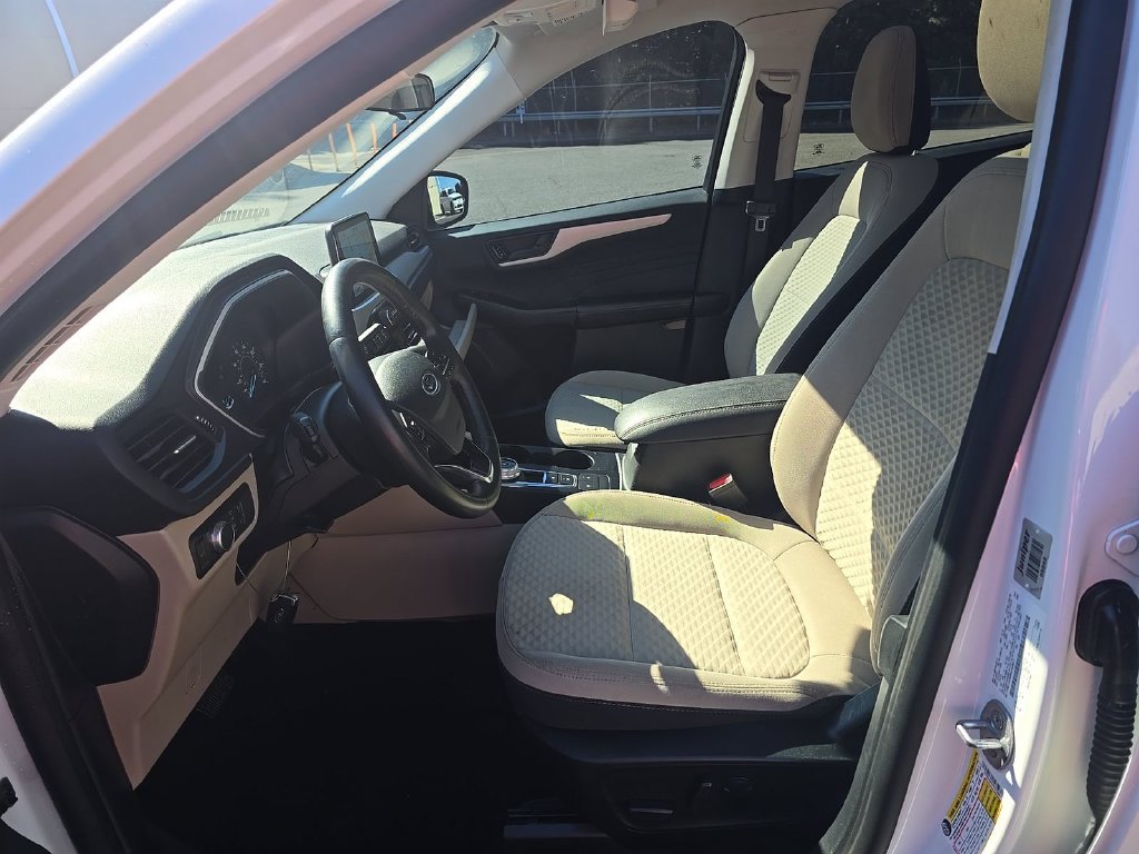 Used 2022 Ford Escape SE w/ Convenience Package FWD image 5