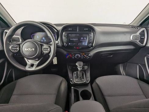 Used 2023 Kia Soul LX w/ LX Technology Package FWD image 13