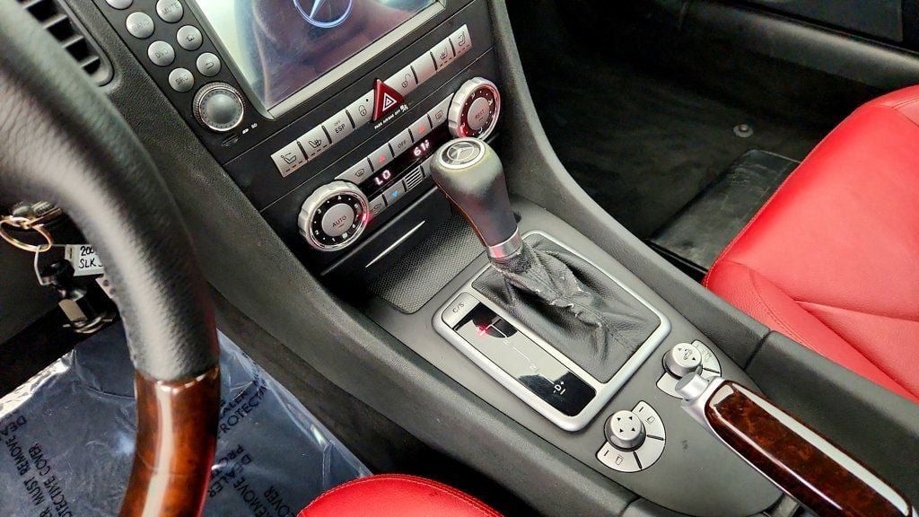 Used 2005 Mercedes-Benz SLK 350 image 16
