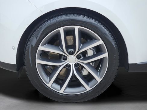 Certified 2024 Land Rover Range Rover SE image 31