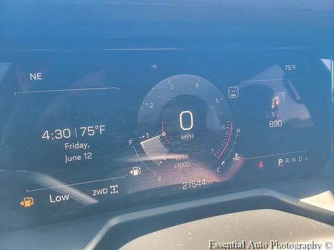 Used 2025 GMC Acadia Elevation AWD/4WD image 14