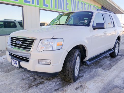 Used 2010 Ford Explorer XLT image 1