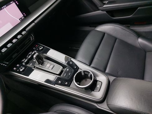 Certified 2021 Porsche 911 Carrera image 23