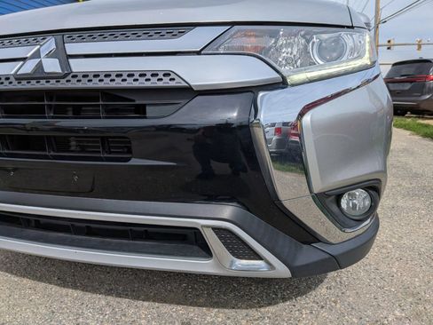 Used 2020 Mitsubishi Outlander SE FWD image 10