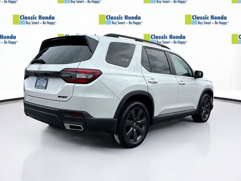 Certified 2025 Honda Pilot Sport image 8