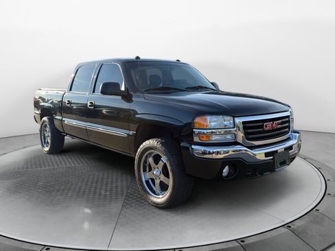 Used 2004 GMC Sierra 1500 SLT w/ Off-Road Package AWD/4WD image 4