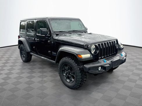 Used 2023 Jeep Wrangler Unlimited w/ Cold Weather Group AWD/4WD image 4