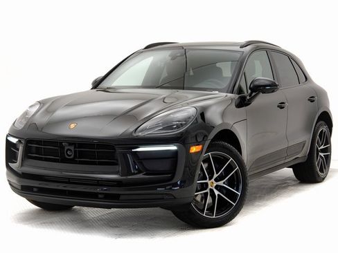New 2025 Porsche Macan image 1