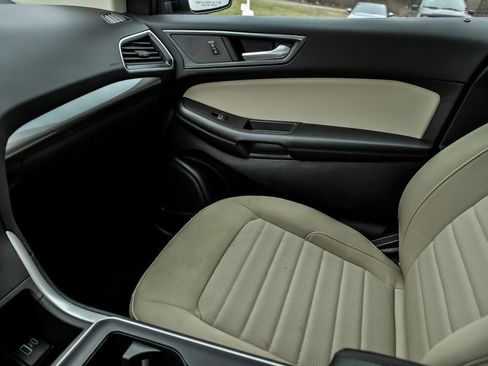 Used 2024 Ford Edge SE AWD/4WD image 25