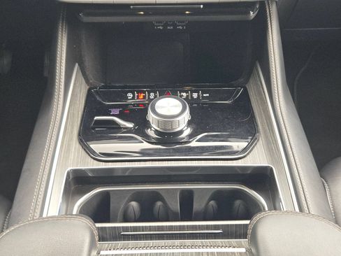 Used 2024 Jeep Wagoneer Series II w/ Flexible Seating Group AWD/4WD image 18
