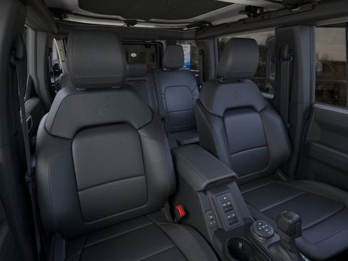 New 2025 Ford Bronco Badlands image 10