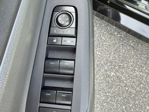 Certified 2023 Toyota Prius LE FWD image 14
