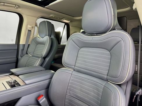 Used 2021 Lincoln Navigator L Black Label w/ Special Edition Package image 38