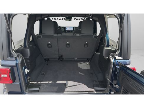 Used 2025 Jeep Wrangler Unlimited Rubicon AWD/4WD image 29