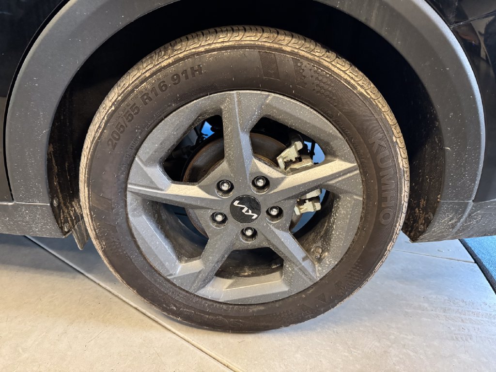 Used 2025 Kia K4 FWD image 25