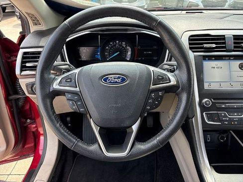 Certified 2017 Ford Fusion SE w/ Fusion SE Technology Package FWD image 17