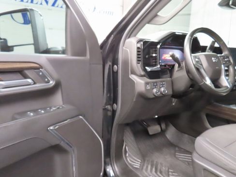 Used 2024 Chevrolet Silverado 2500 LT w/ Midnight Edition image 60