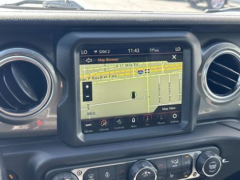 Used 2022 Jeep Wrangler Unlimited Sahara w/ LED Lighting Group AWD/4WD image 31