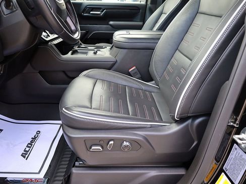 Used 2025 GMC Sierra 2500 AT4X image 12
