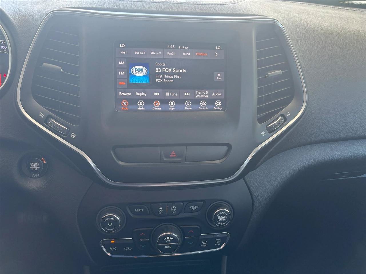 Used 2019 Jeep Cherokee Latitude Plus w/ Comfort/Convenience Group AWD/4WD image 14