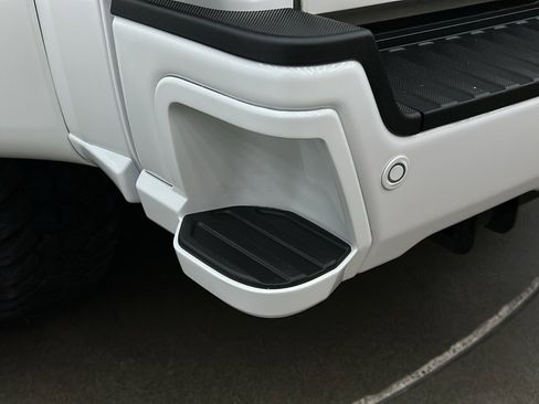 Used 2025 Ford F450 Platinum w/ FX4 Off-Road Package image 15